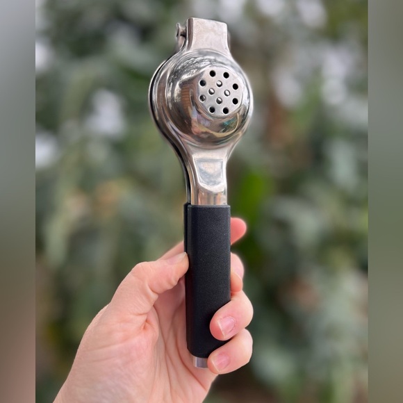 IKEA SYLVASS Lemon Squeezer - Durable Stainless Steel with Ergonomic Grip - Picture 14 of 14